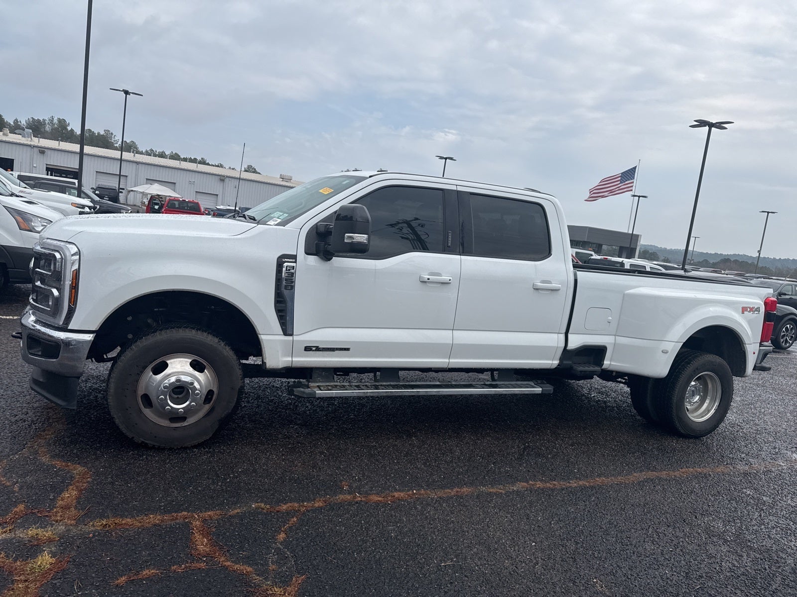 2024 Ford F-350SD Lariat DRW