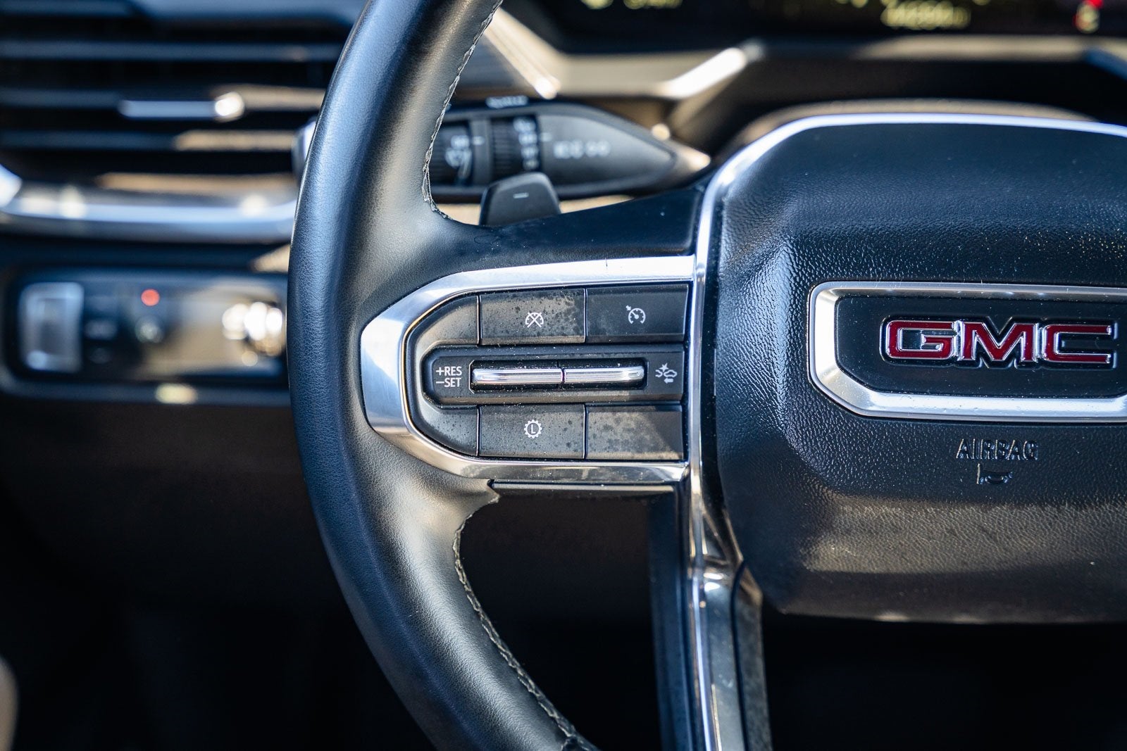 2024 GMC Acadia Elevation