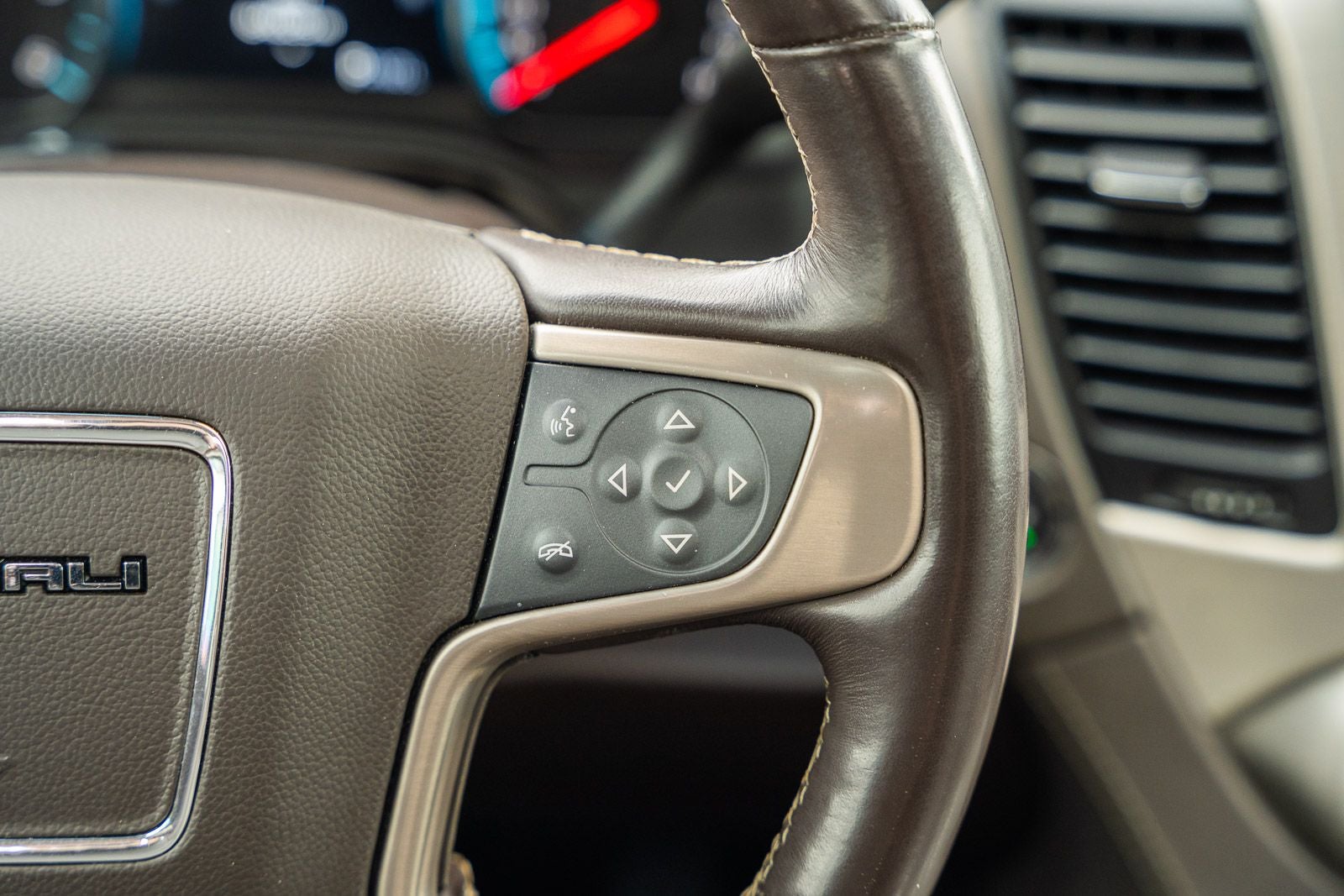 2020 GMC Yukon XL Denali