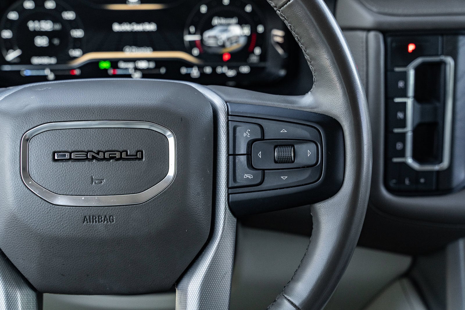 2023 GMC Yukon Denali