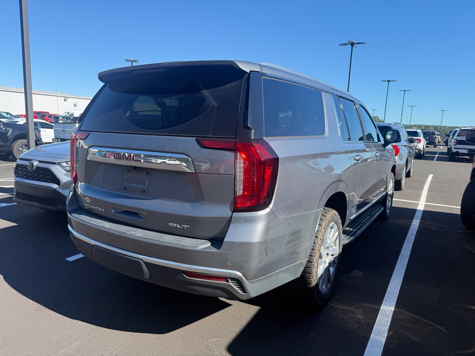2021 GMC Yukon XL SLT