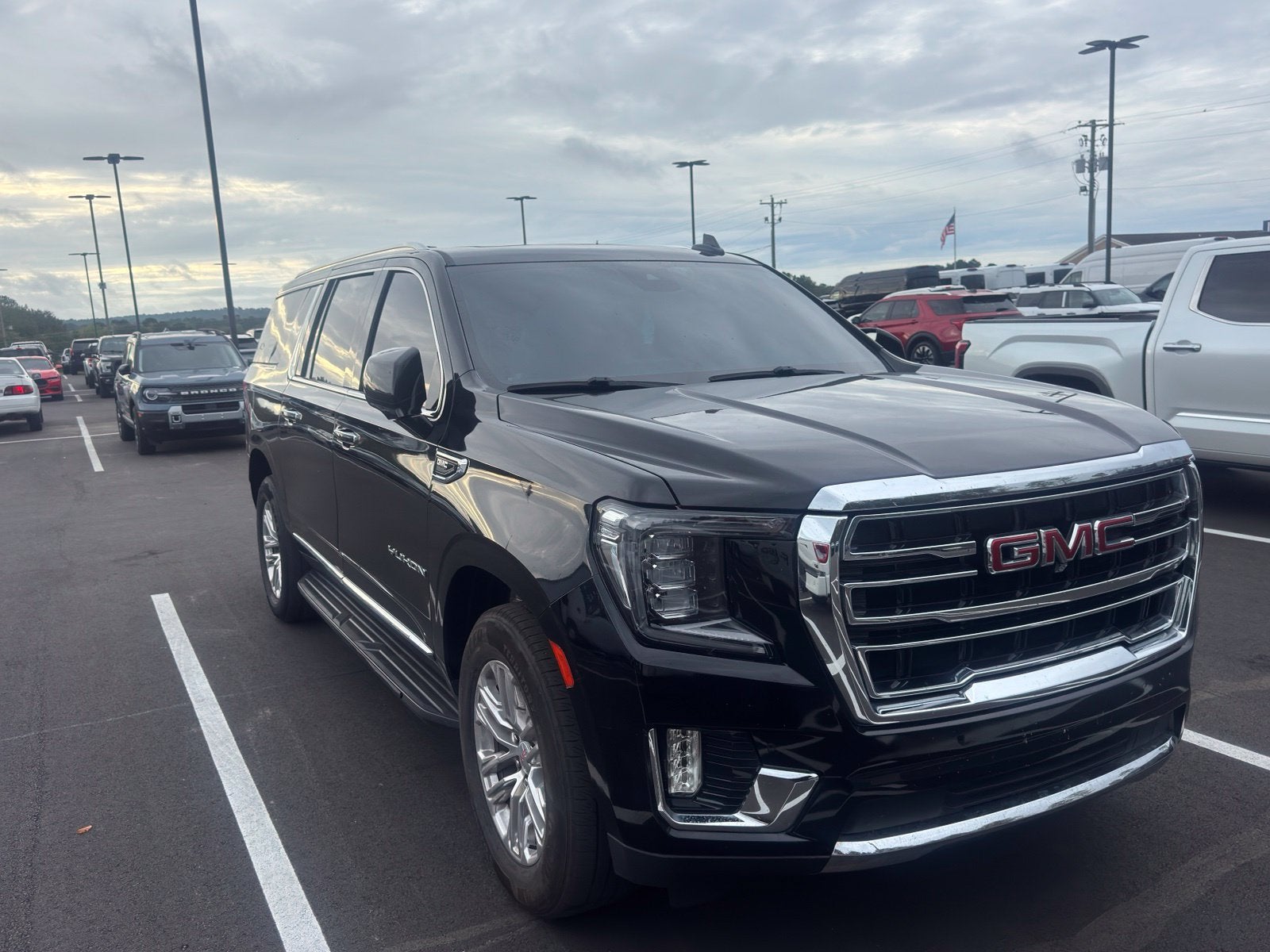 2023 GMC Yukon XL SLT
