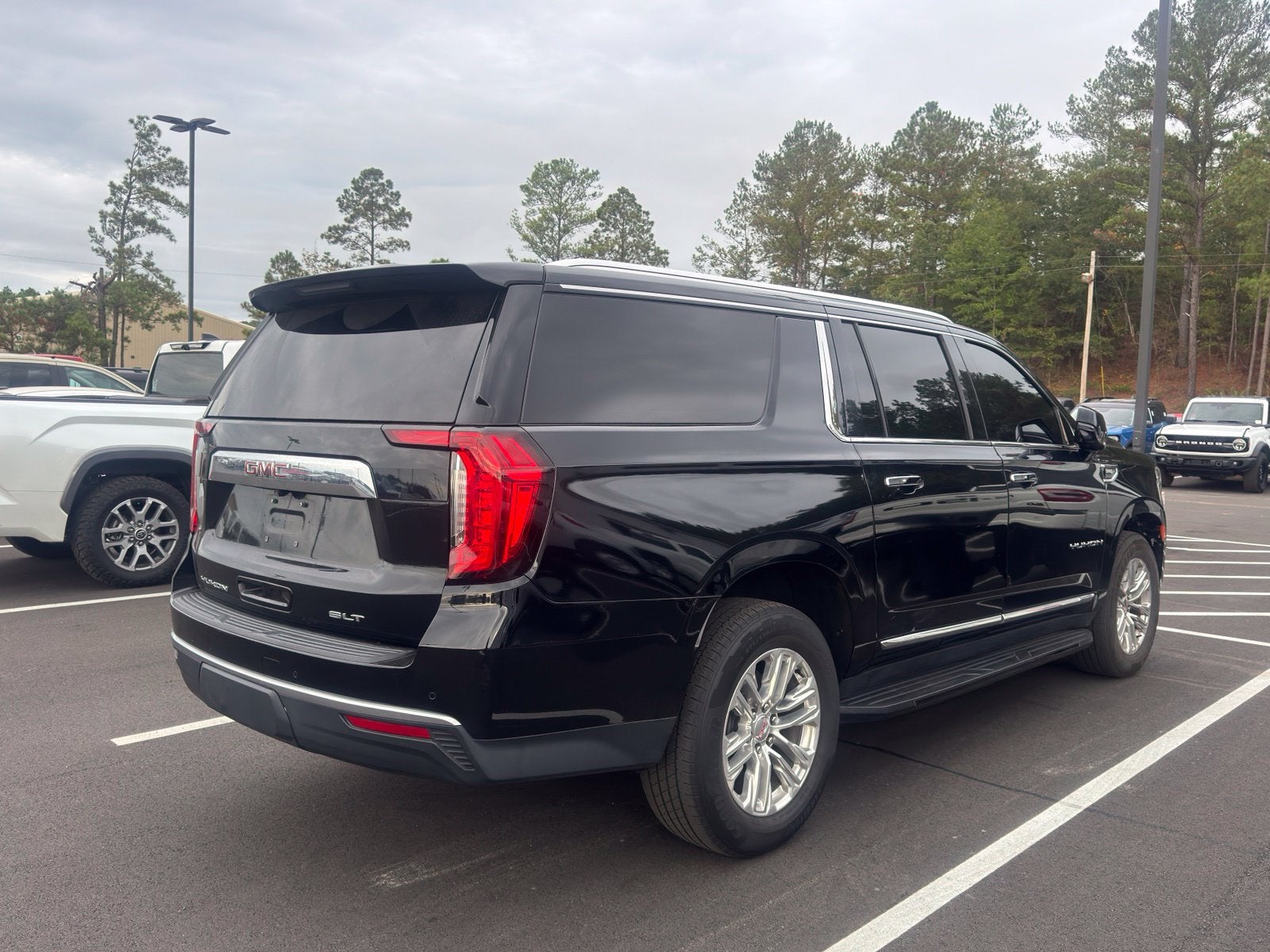 2023 GMC Yukon XL SLT