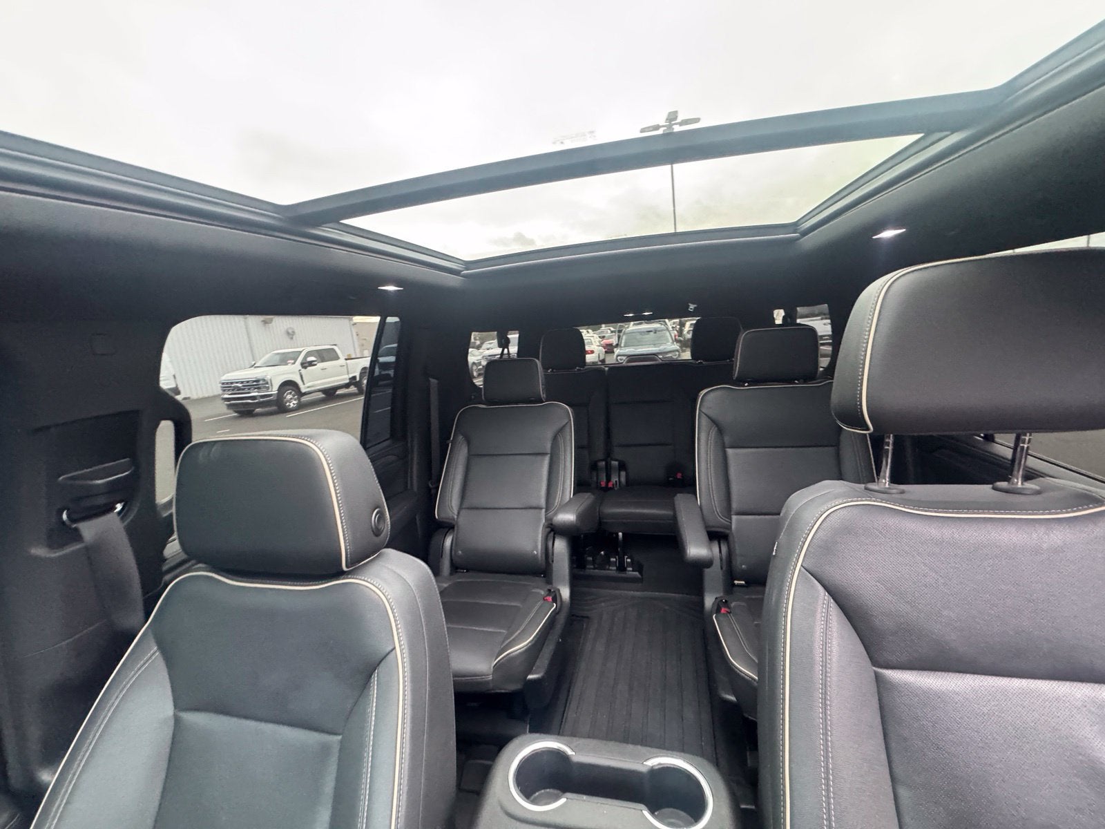 2023 GMC Yukon XL SLT