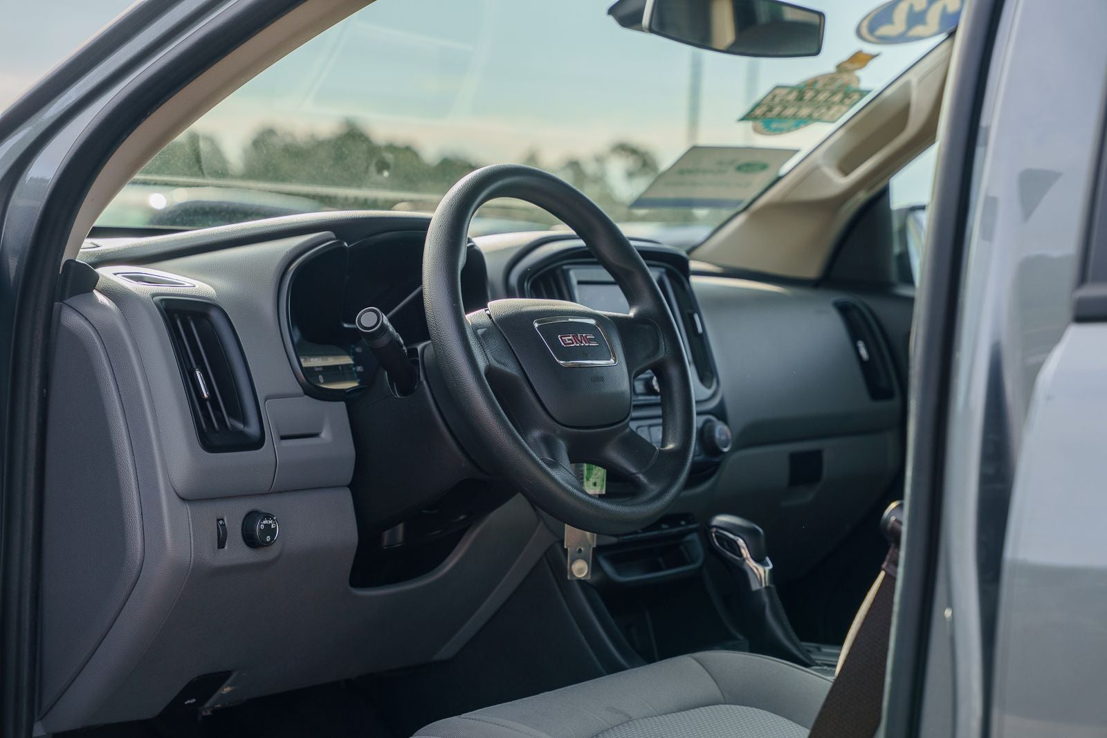 2022 GMC Canyon Elevation Standard