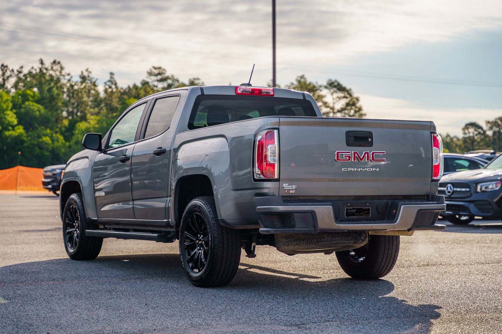 2022 GMC Canyon Elevation Standard