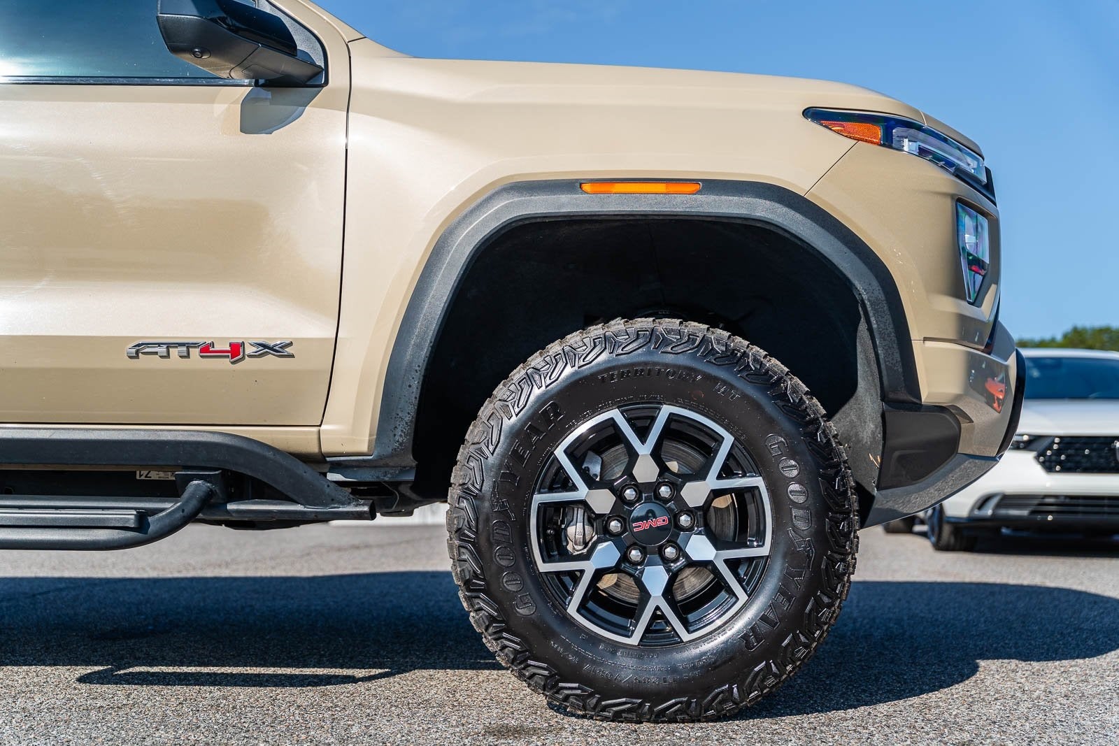 2023 GMC Canyon AT4X