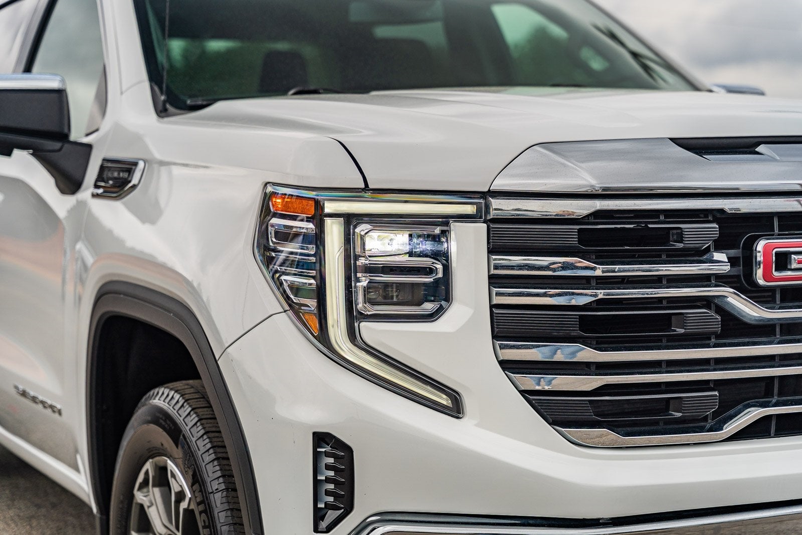 2025 GMC Sierra 1500 SLT