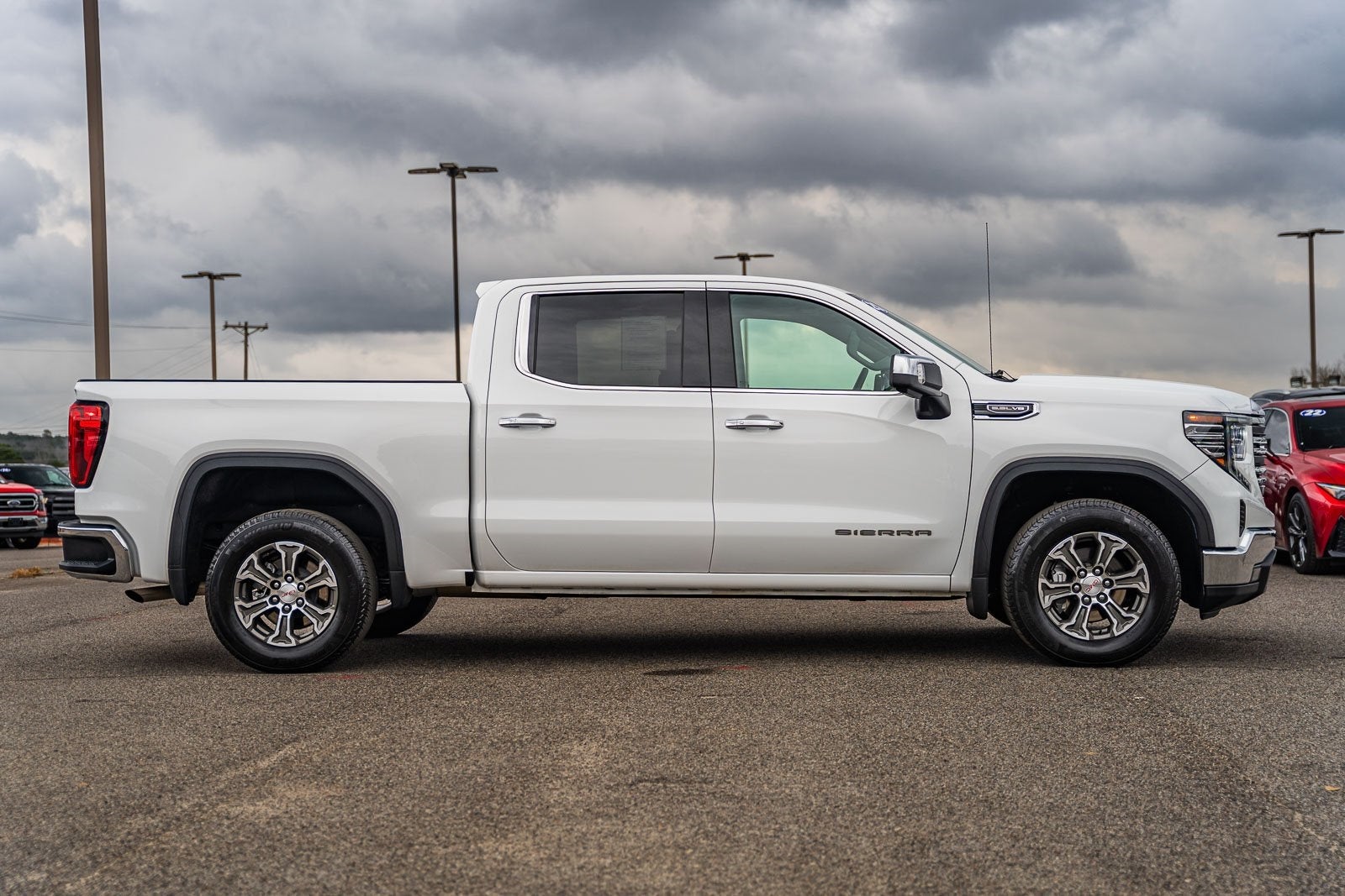 2025 GMC Sierra 1500 SLT
