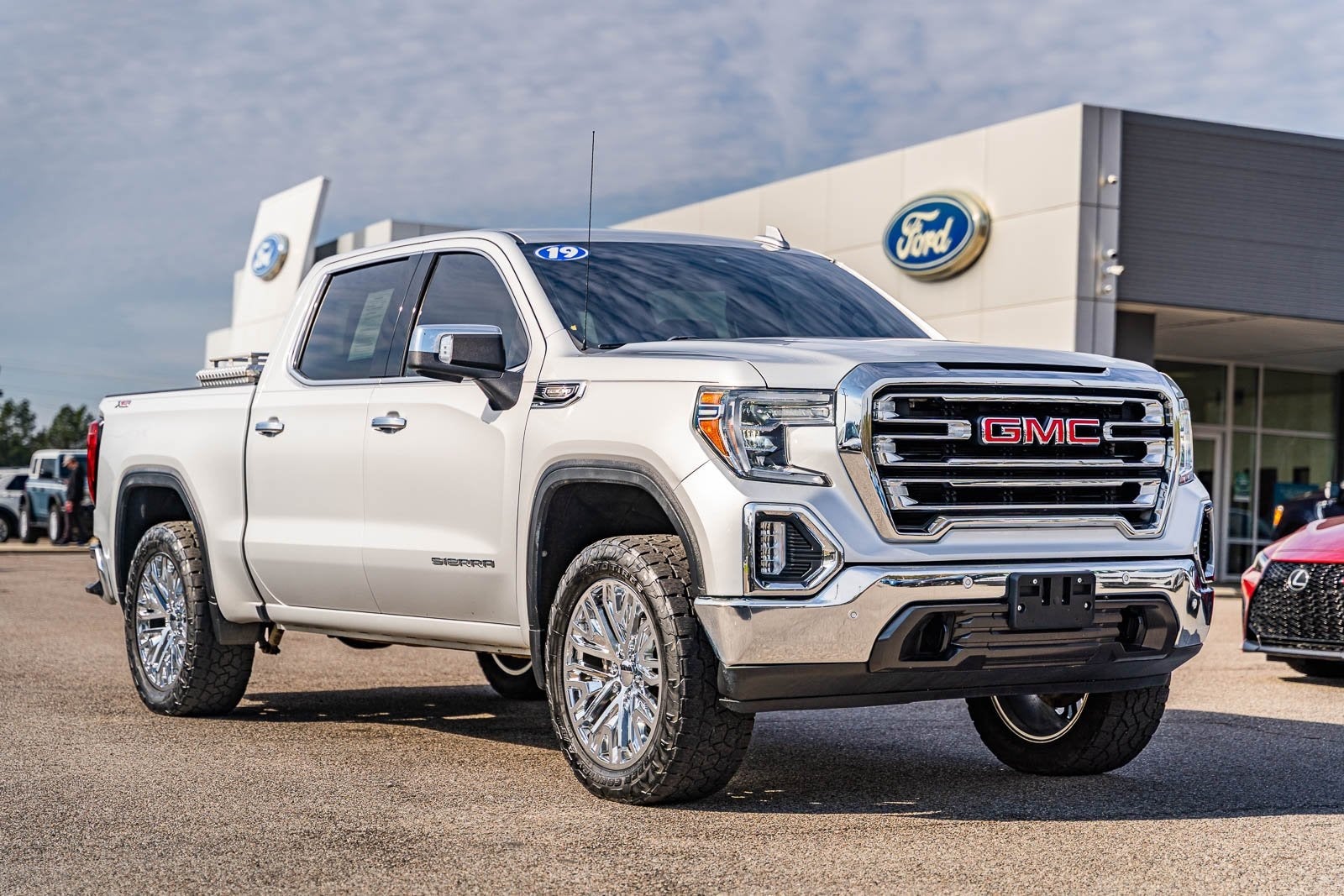 2019 GMC Sierra 1500 SLT