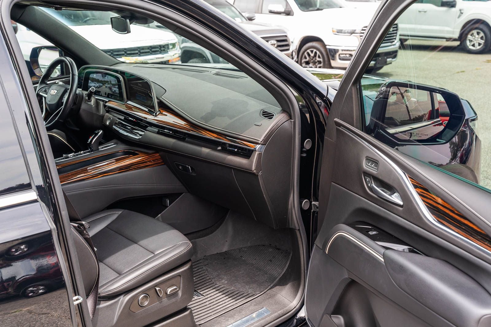 2024 Cadillac Escalade Luxury