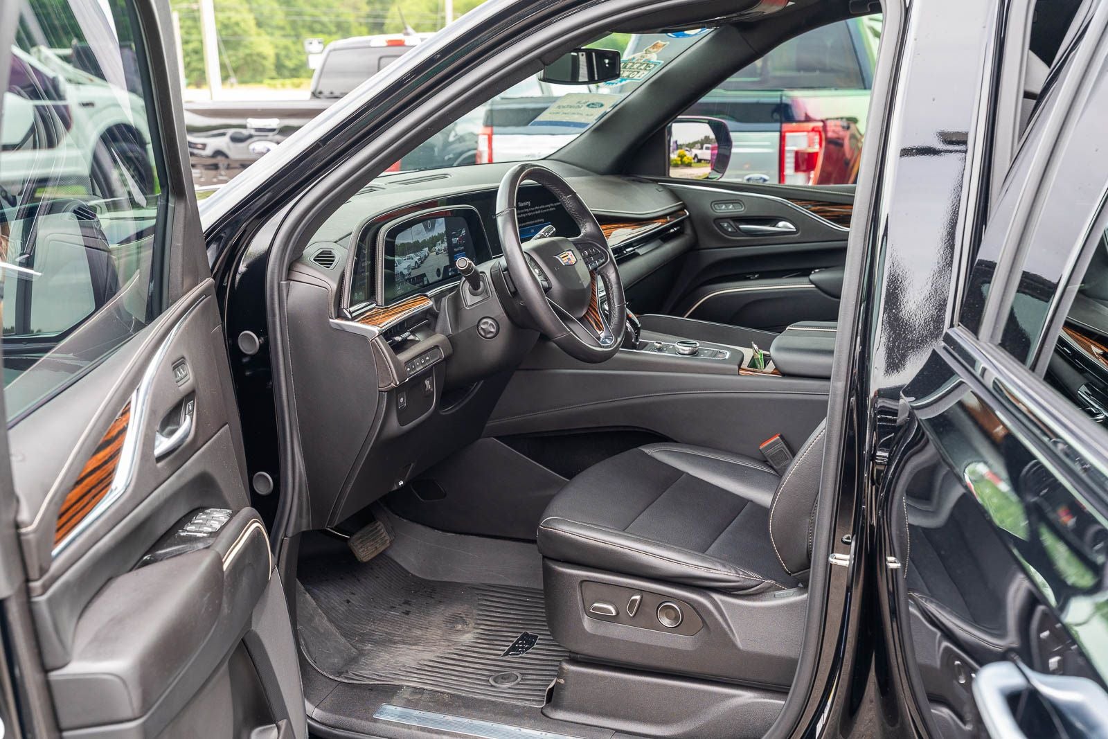 2024 Cadillac Escalade Luxury