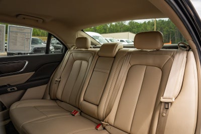 2018 Lincoln Continental Premiere
