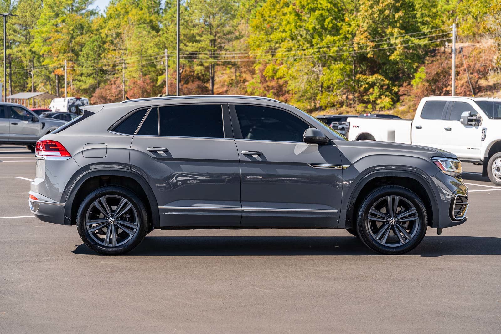 2020 Volkswagen Atlas Cross Sport 3.6L V6 SE w/Technology R-Line 4Motion