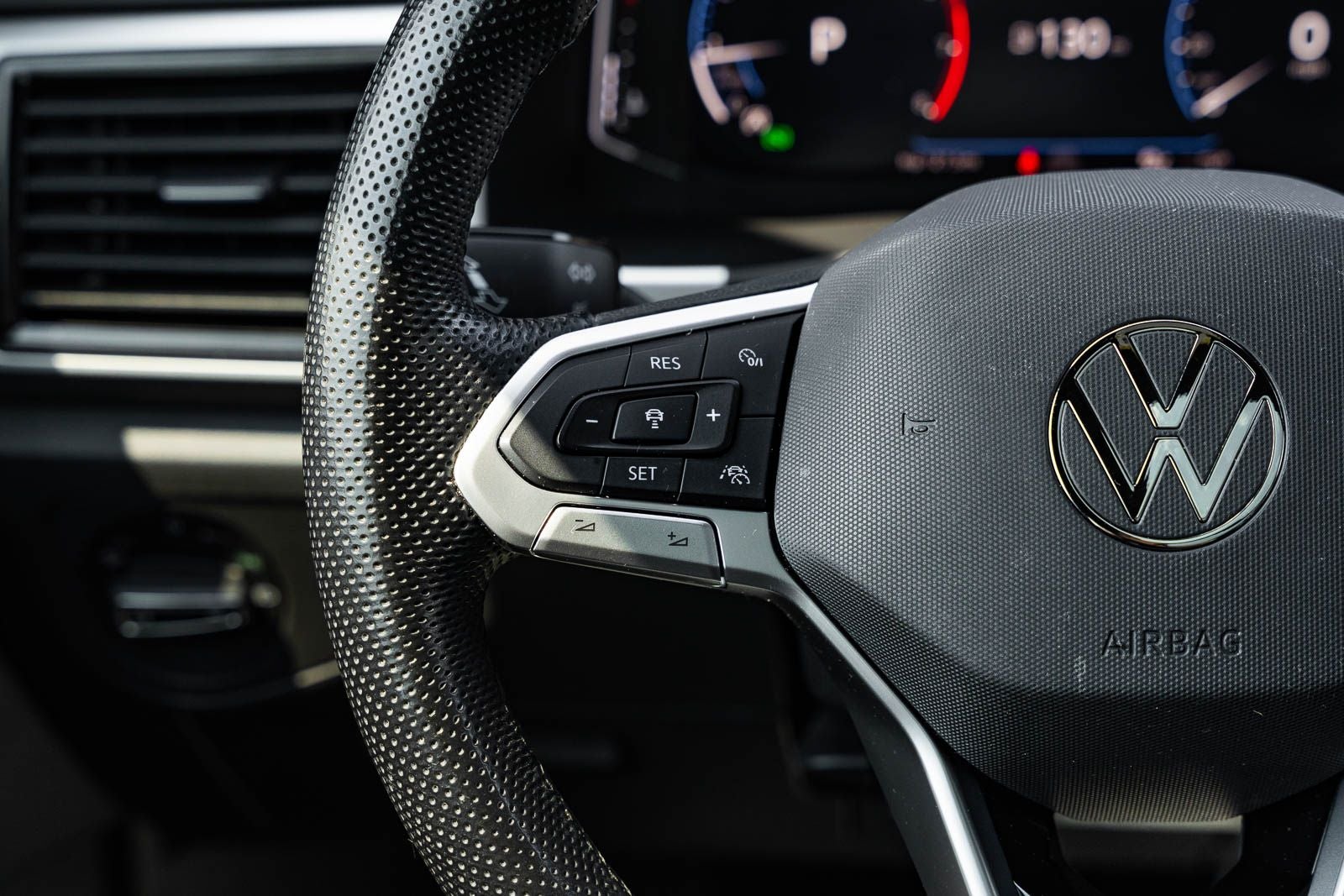 2021 Volkswagen Atlas Cross Sport 3.6L V6 SEL R-Line