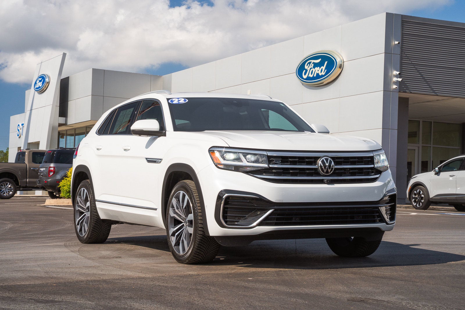 2022 Volkswagen Atlas Cross Sport 3.6L V6 SEL Premium R-Line