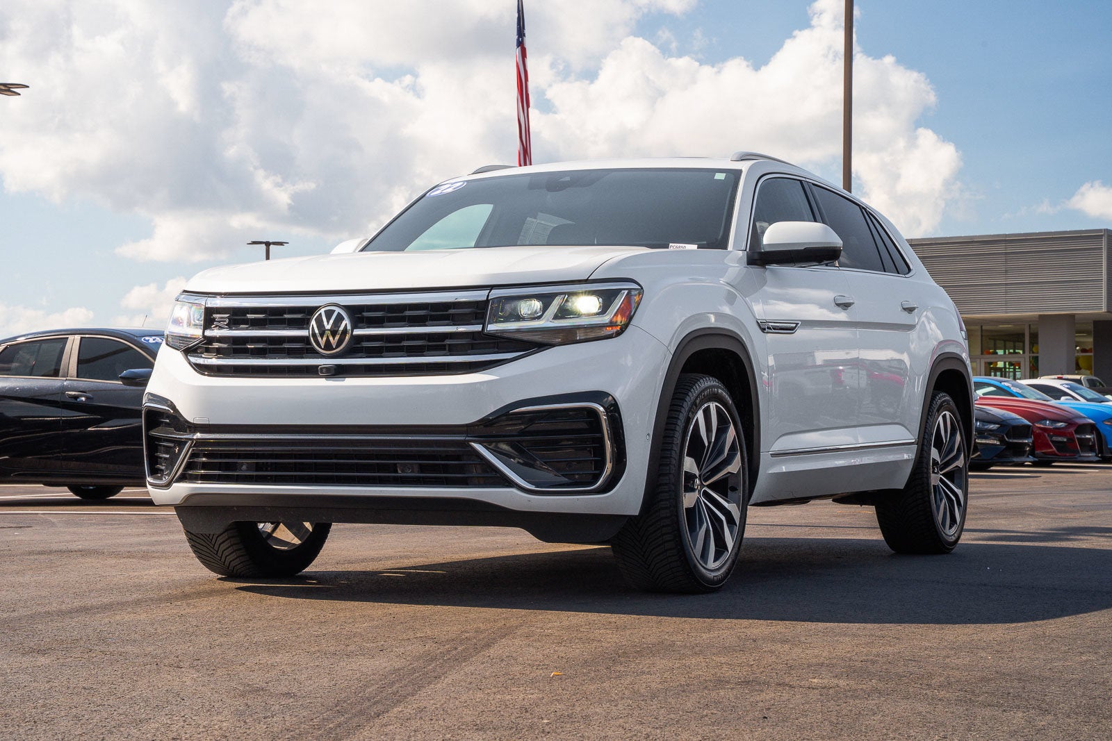 2022 Volkswagen Atlas Cross Sport 3.6L V6 SEL Premium R-Line