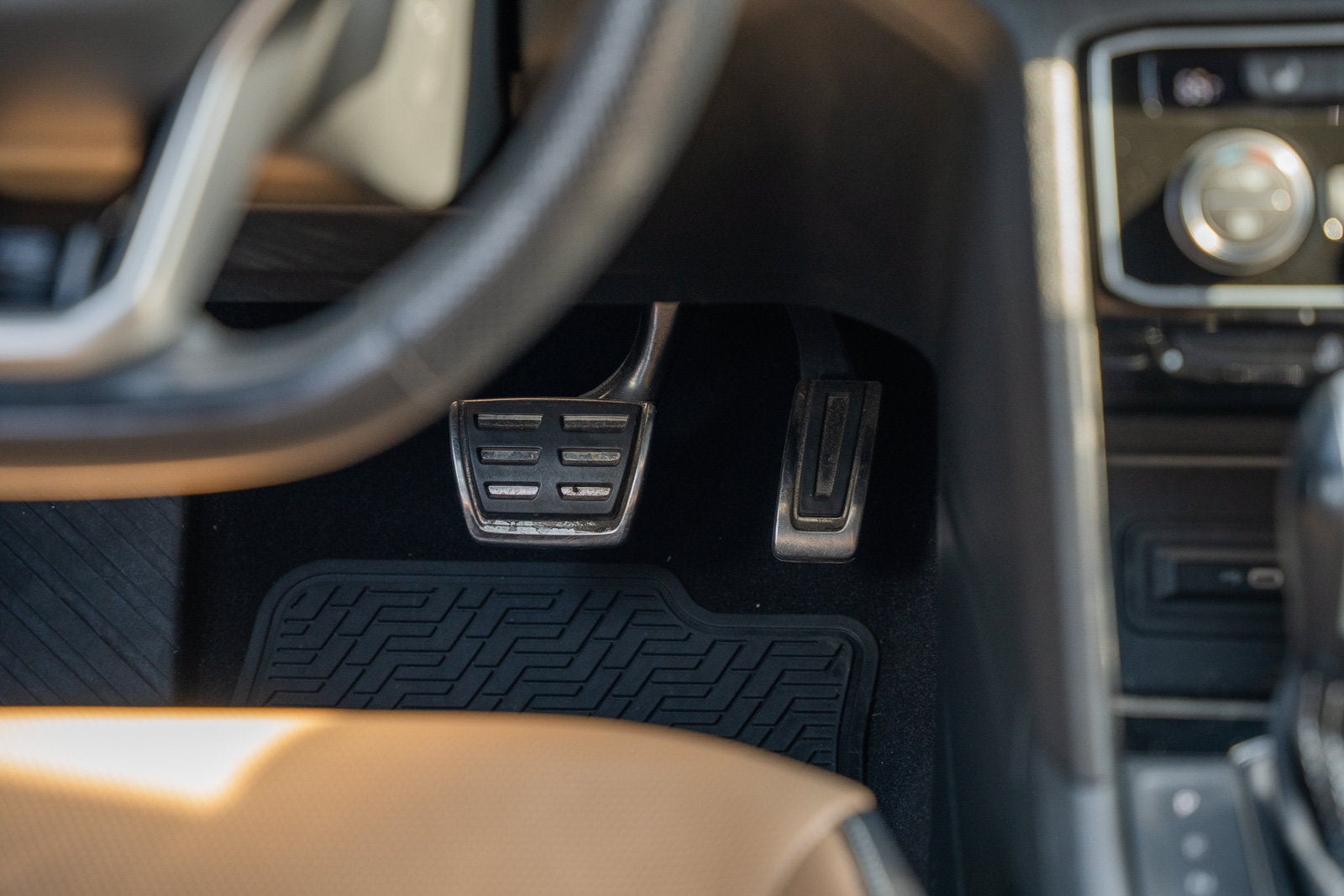 2022 Volkswagen Atlas Cross Sport 3.6L V6 SEL Premium R-Line