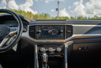 2022 Volkswagen Atlas Cross Sport 3.6L V6 SEL Premium R-Line