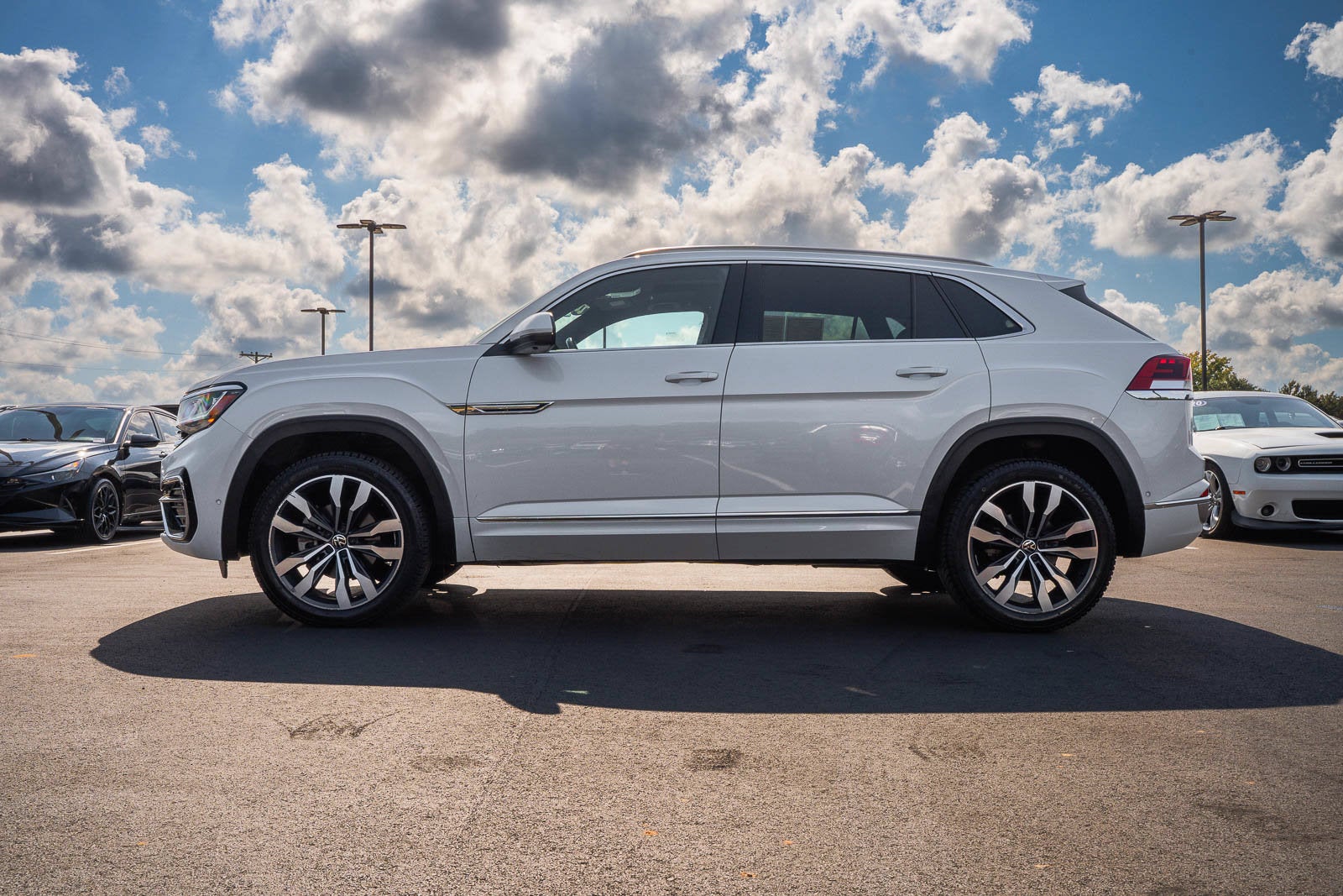2022 Volkswagen Atlas Cross Sport 3.6L V6 SEL Premium R-Line
