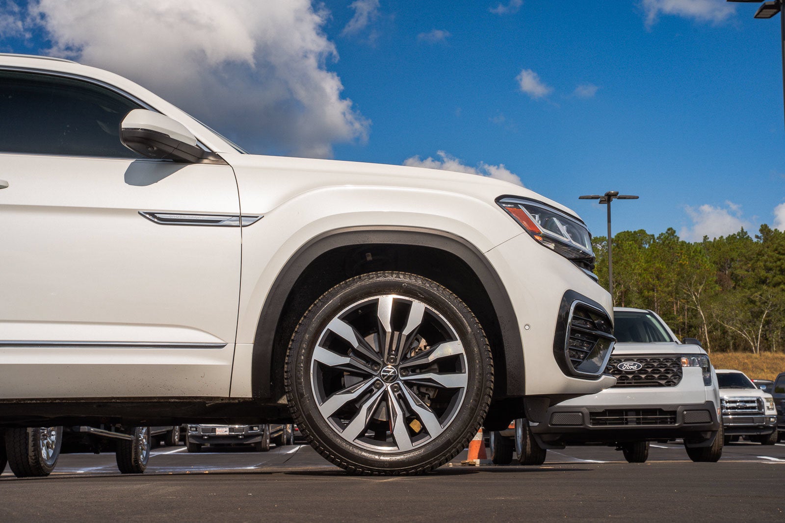2022 Volkswagen Atlas Cross Sport 3.6L V6 SEL Premium R-Line