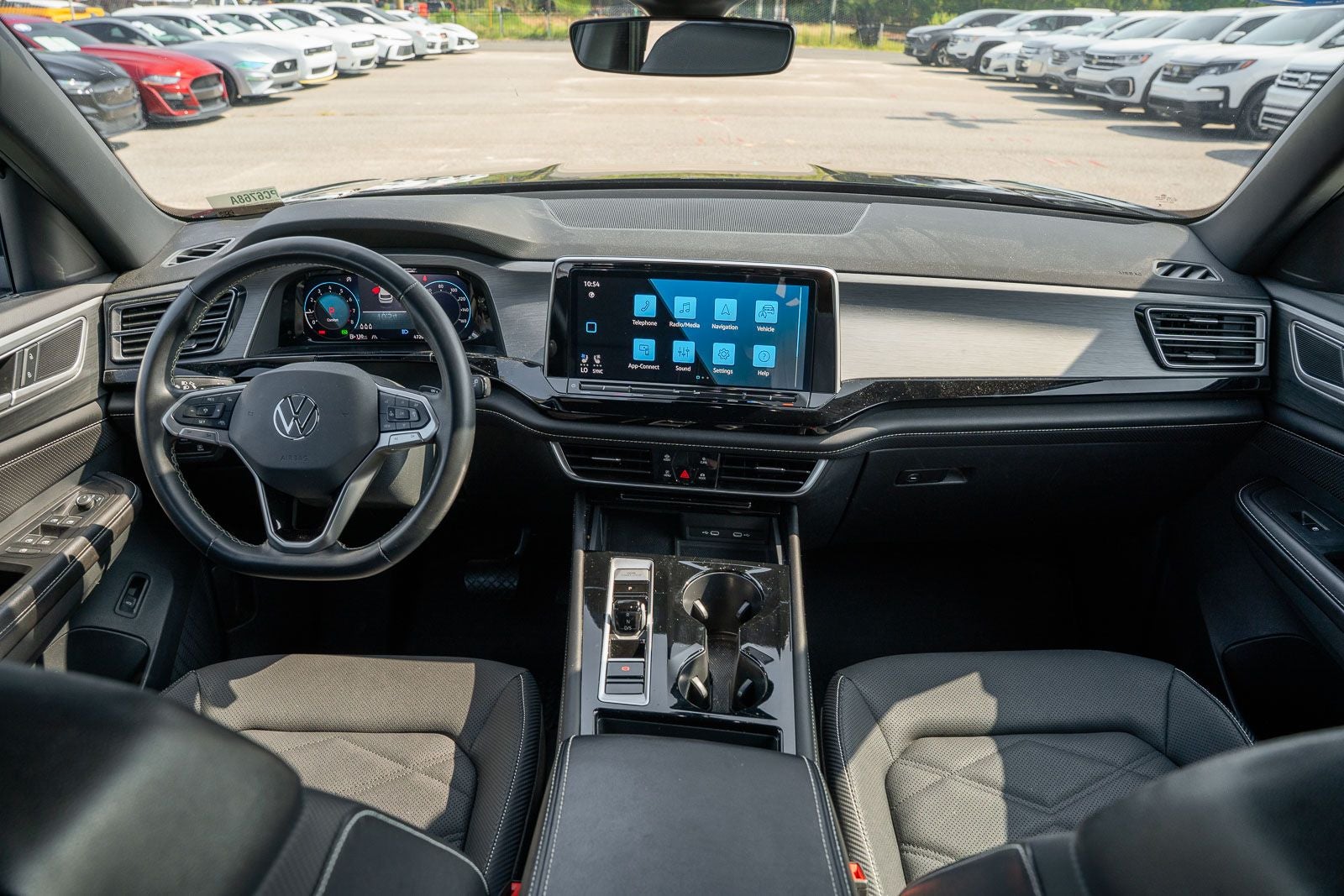 2024 Volkswagen Atlas Cross Sport 2.0T SE w/Technology