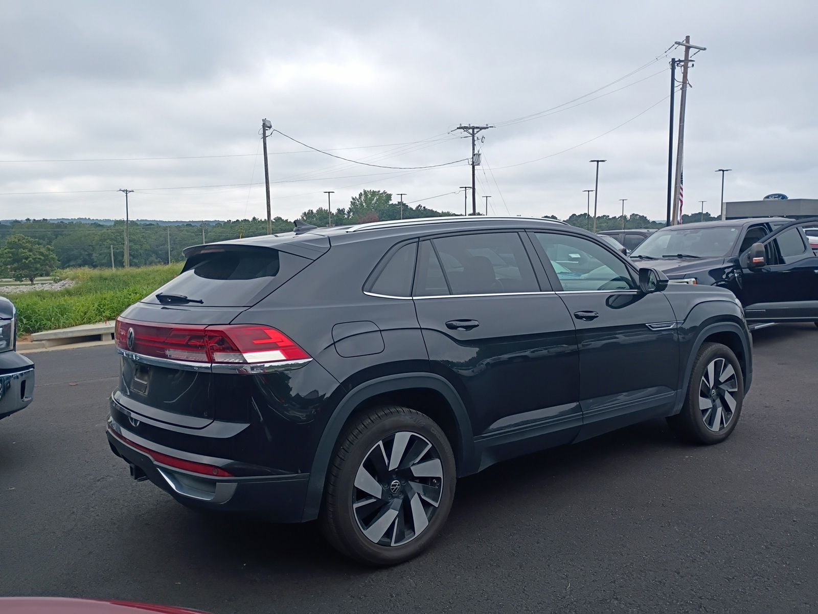 2024 Volkswagen Atlas Cross Sport 2.0T SE w/Technology