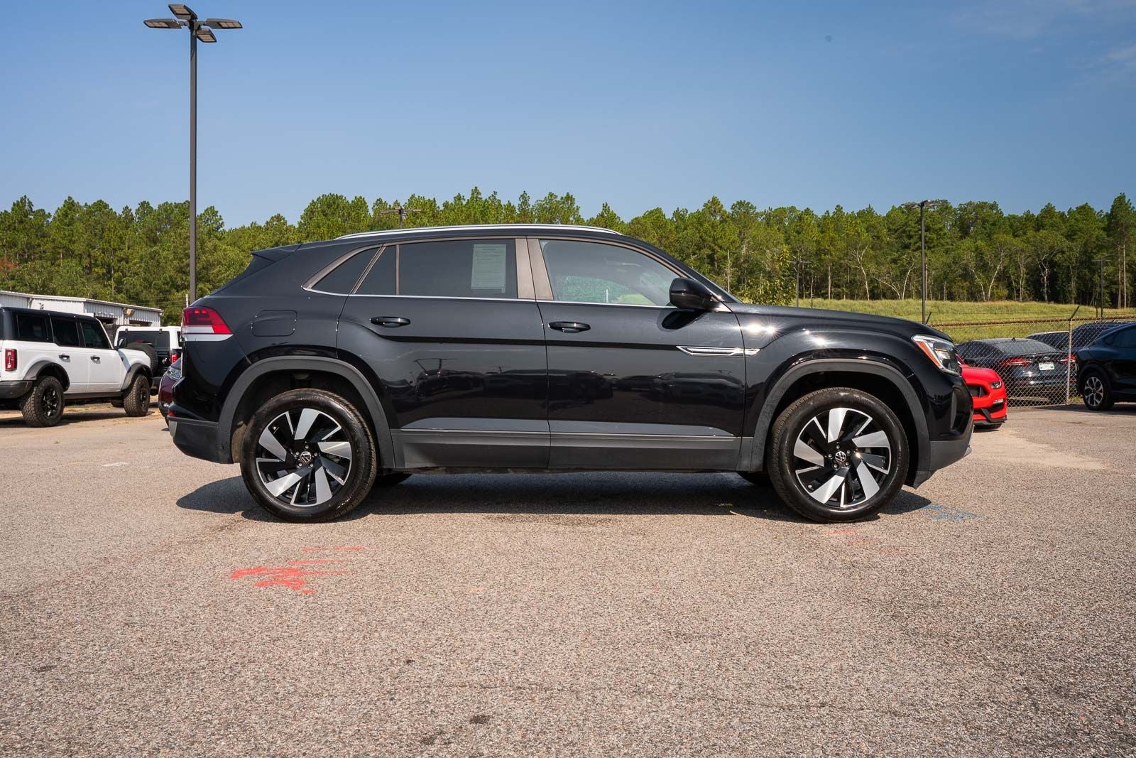 2024 Volkswagen Atlas Cross Sport 2.0T SE w/Technology