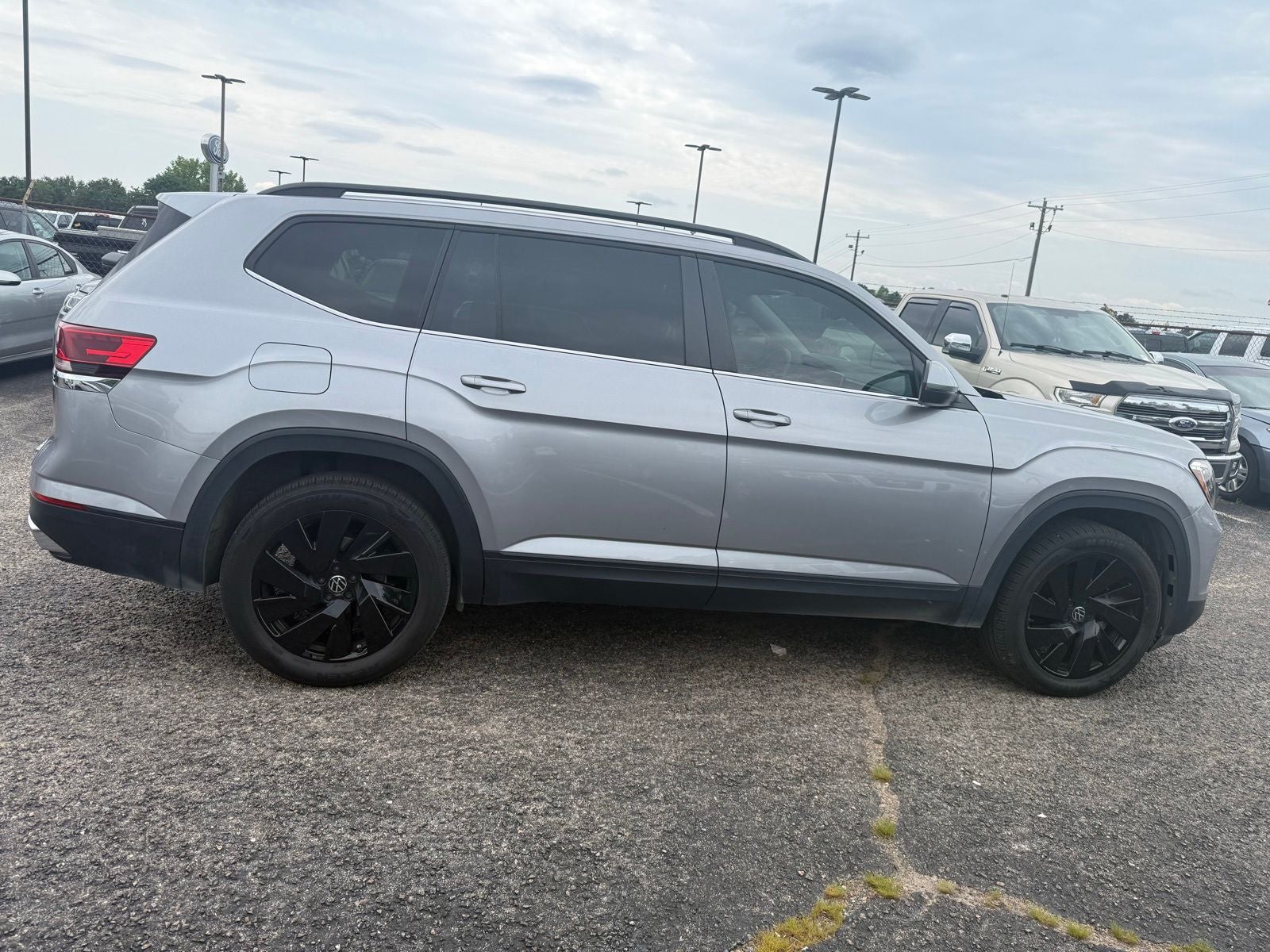 2024 Volkswagen Atlas 2.0T SE w/Technology