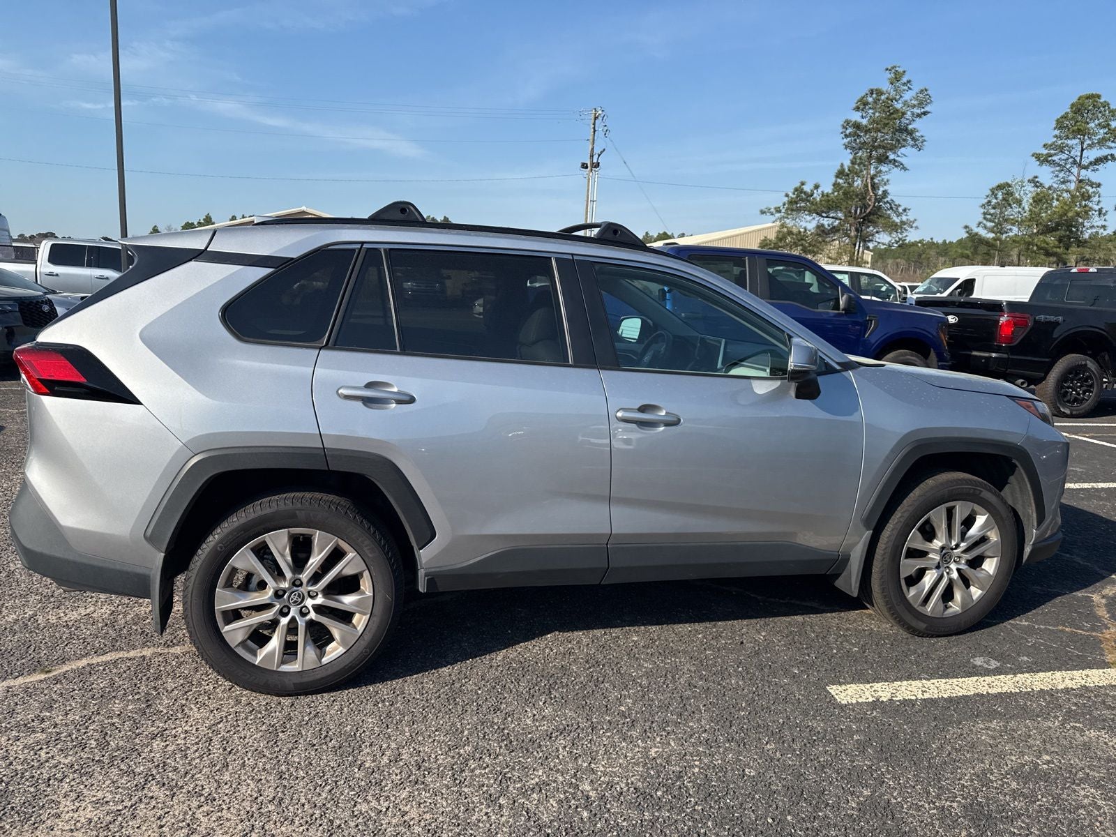 2025 Toyota RAV4 XLE Premium