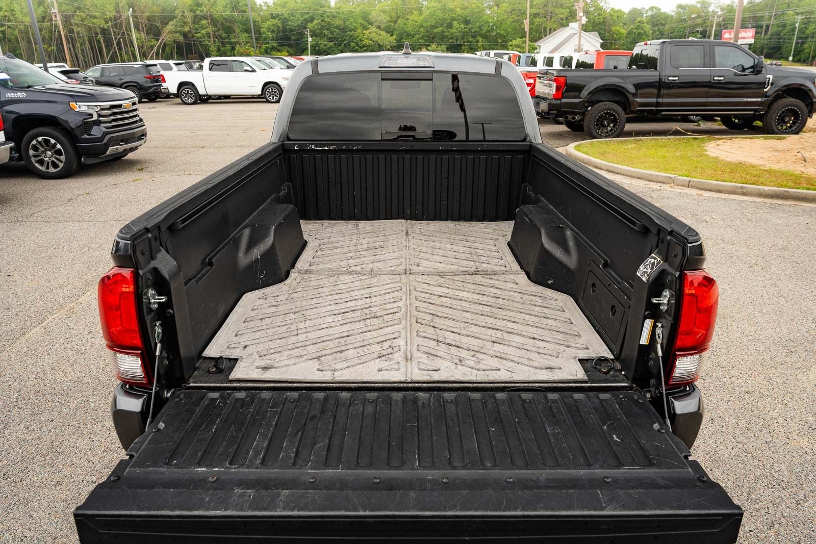2022 Toyota Tacoma SR5 V6