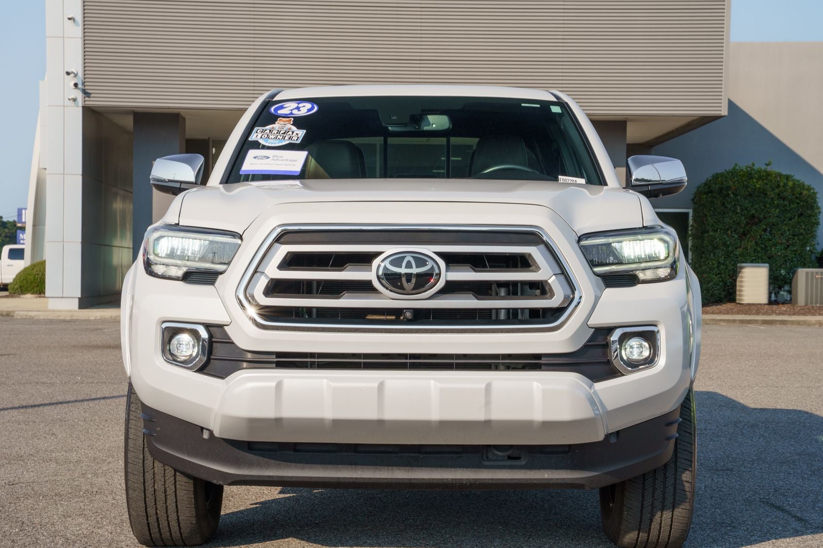 2023 Toyota Tacoma Limited V6