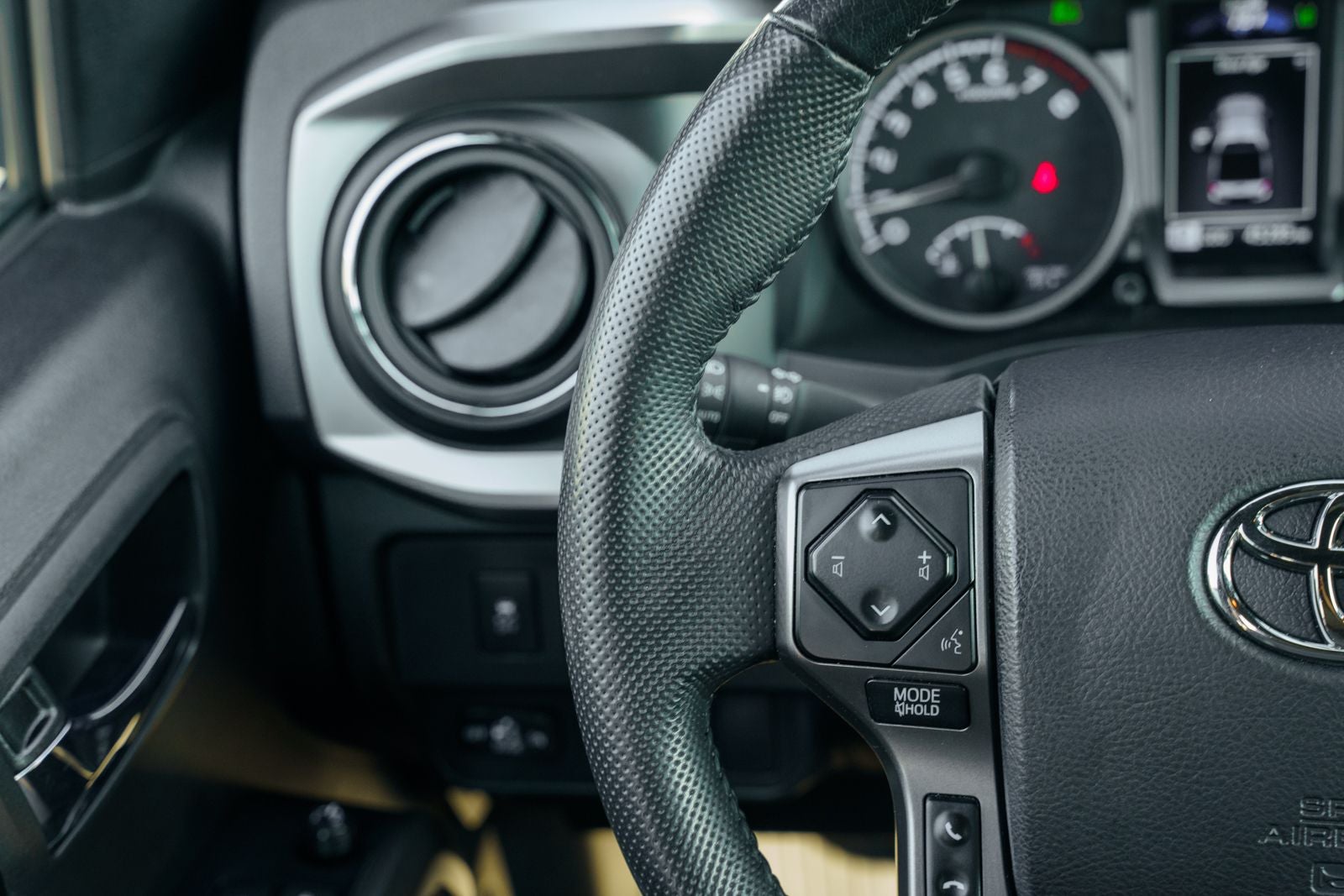 2023 Toyota Tacoma Limited V6