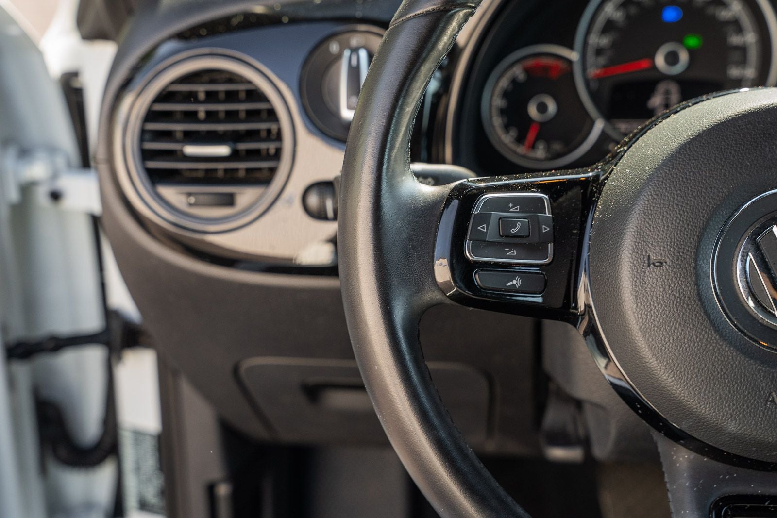 2018 Volkswagen Beetle 2.0T S