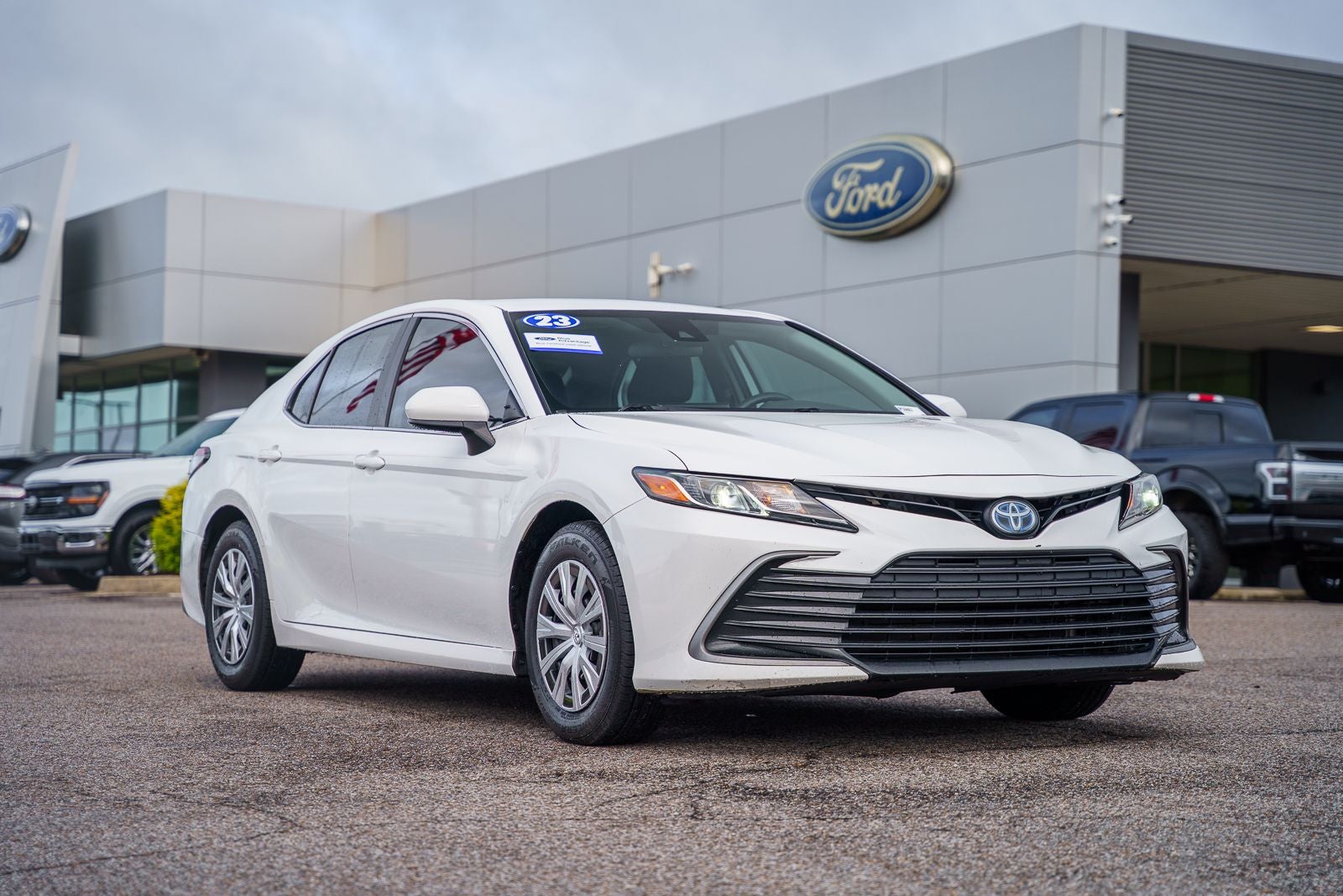 2023 Toyota Camry Hybrid LE