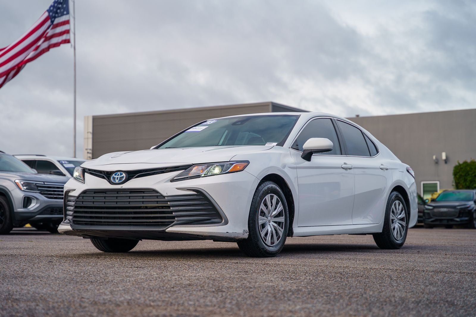 2023 Toyota Camry Hybrid LE