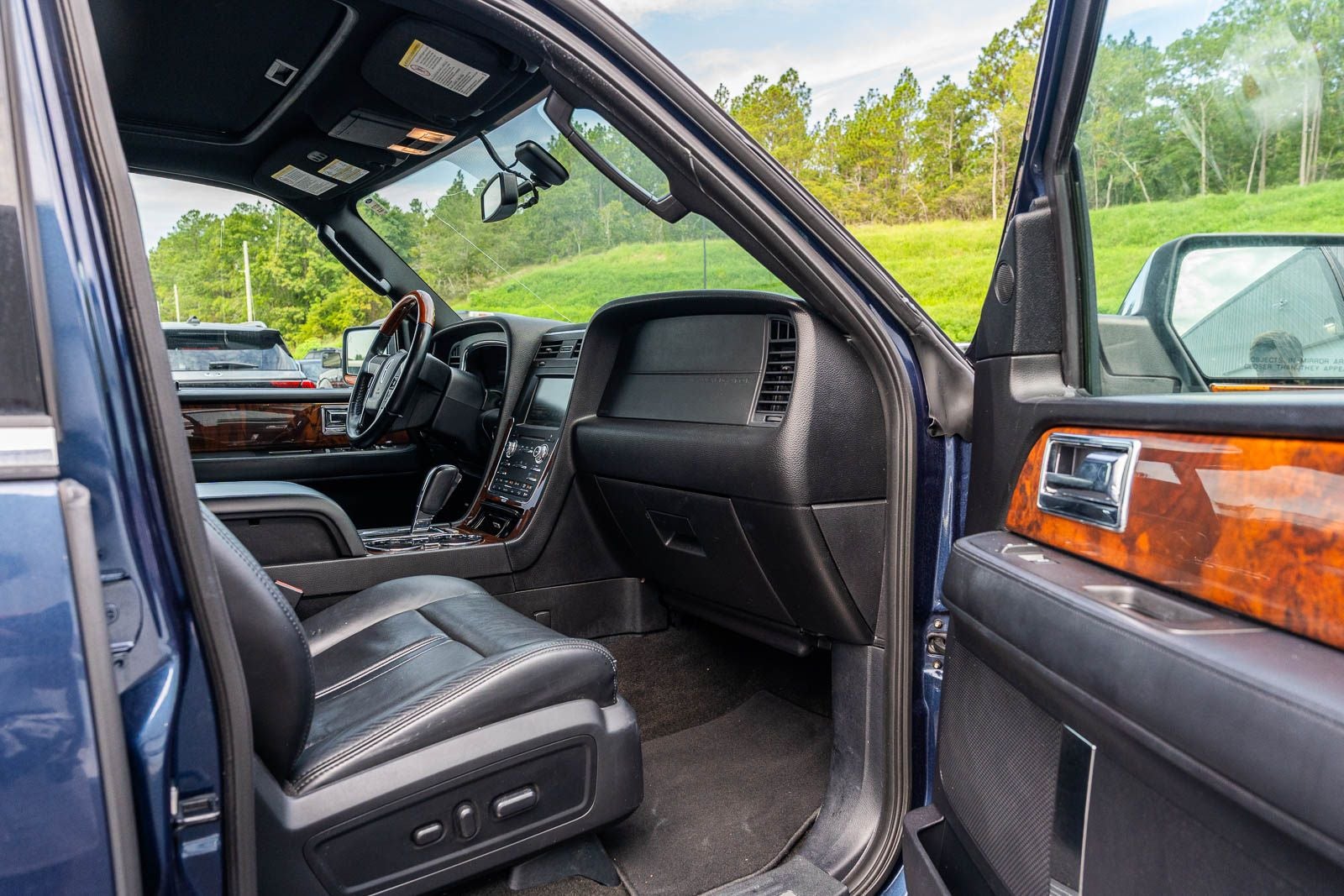 2015 Lincoln Navigator Base