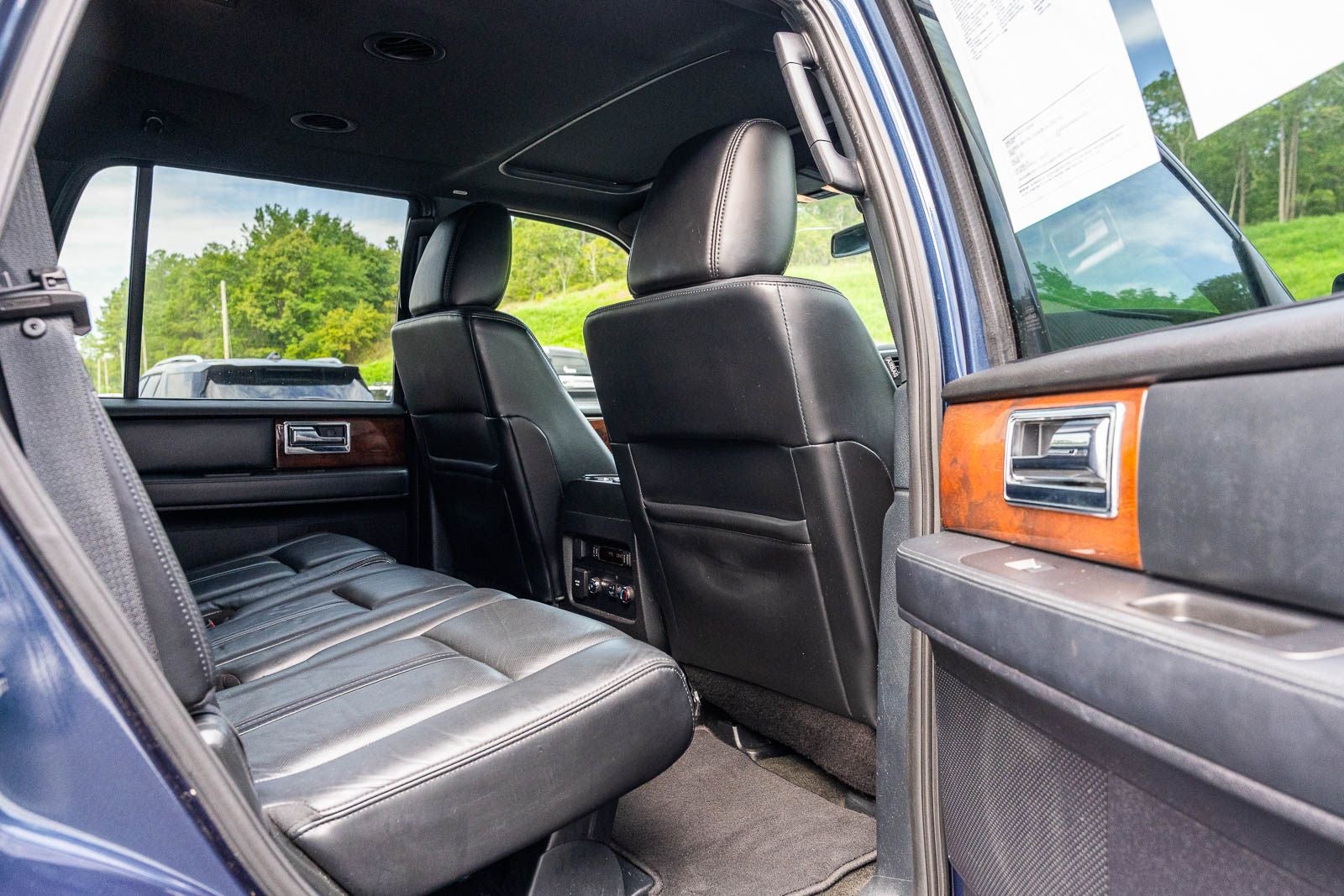 2015 Lincoln Navigator Base