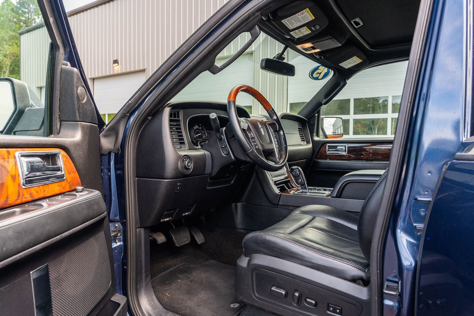 2015 Lincoln Navigator Base