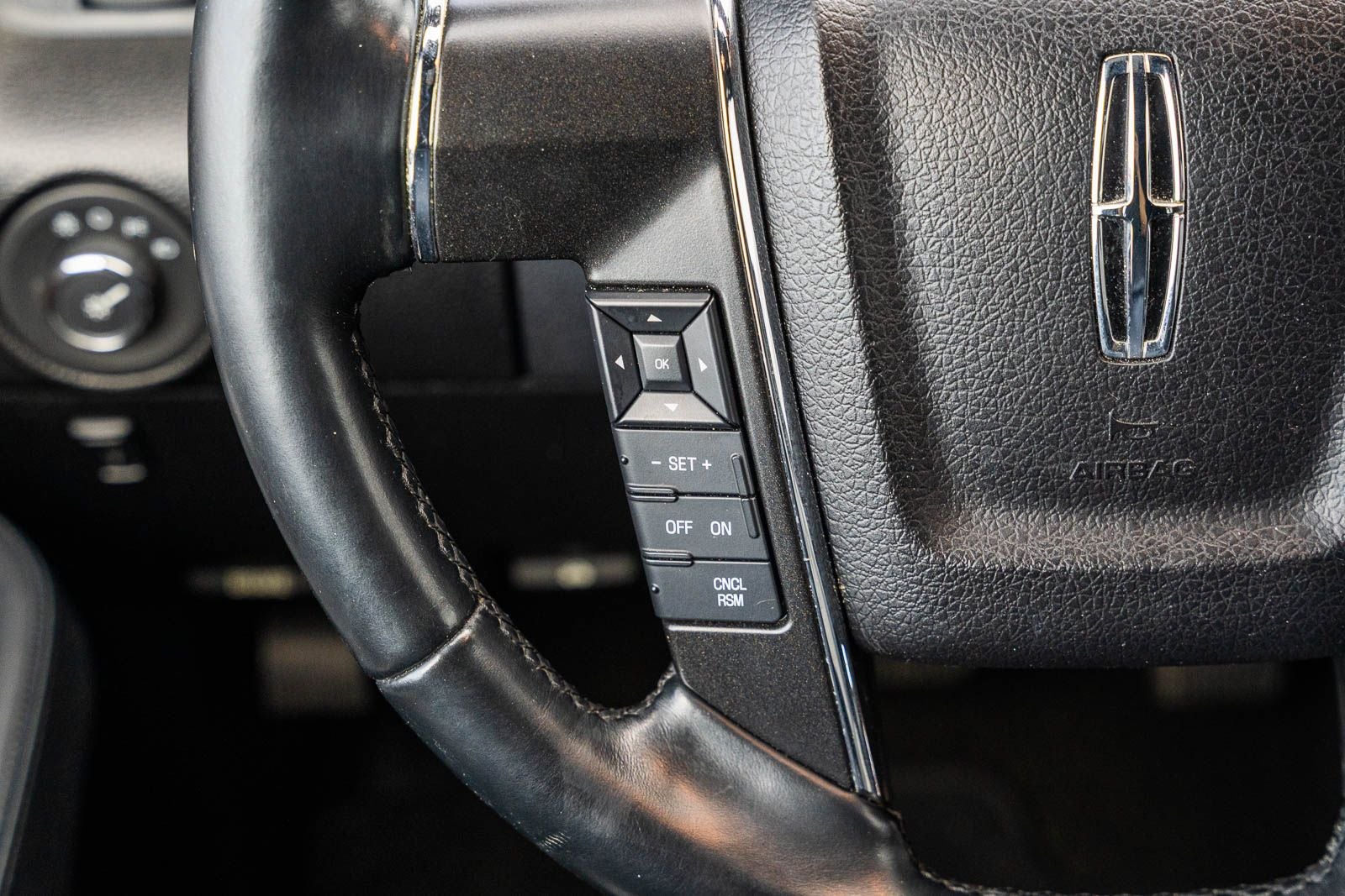 2015 Lincoln Navigator Base