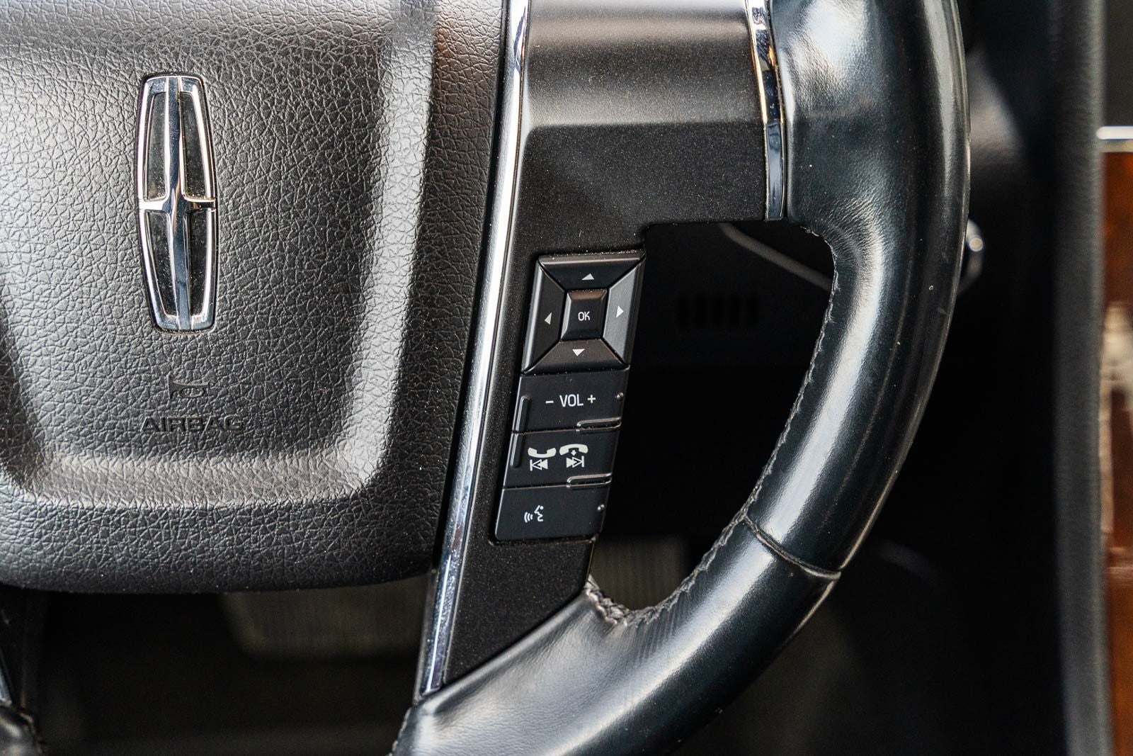 2015 Lincoln Navigator Base