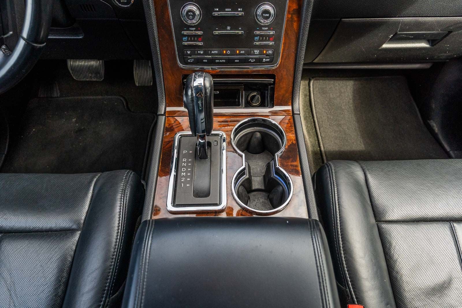 2015 Lincoln Navigator Base