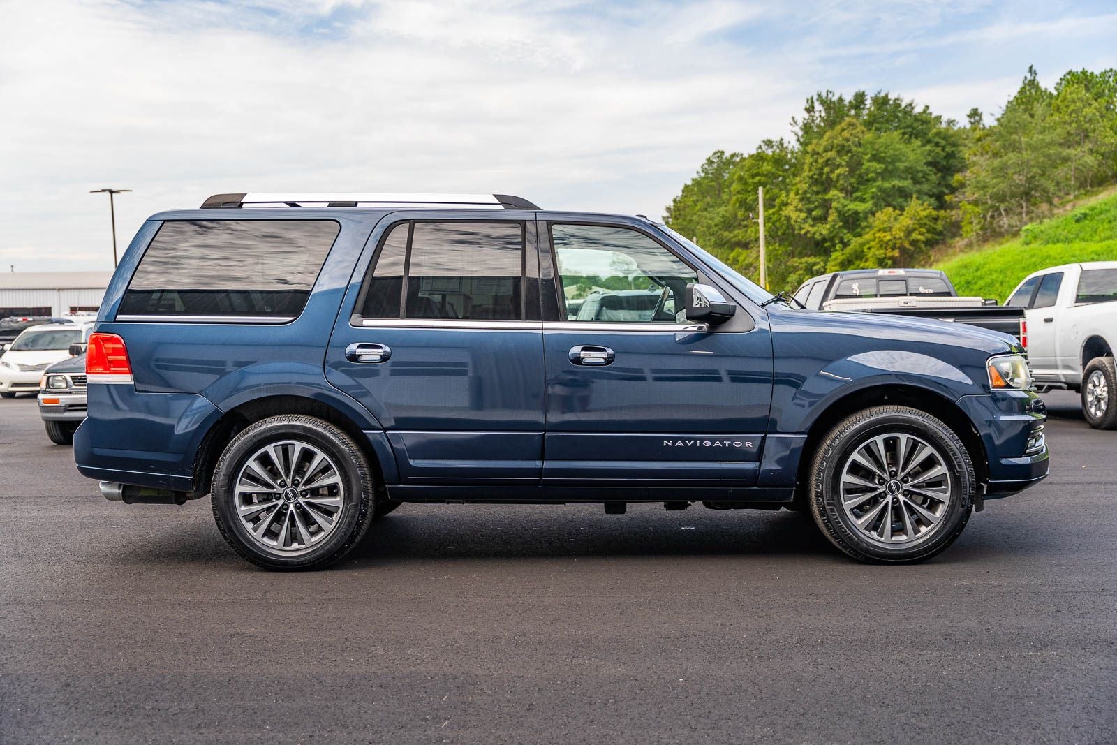 2015 Lincoln Navigator Base