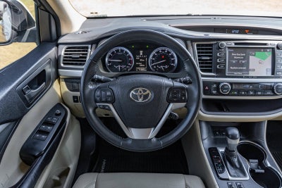 2016 Toyota Highlander XLE V6