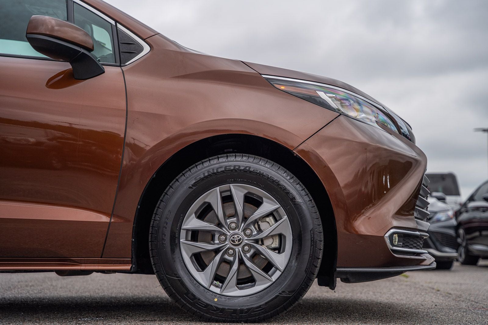 2022 Toyota Sienna XLE 8 Passenger