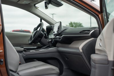 2022 Toyota Sienna XLE 8 Passenger