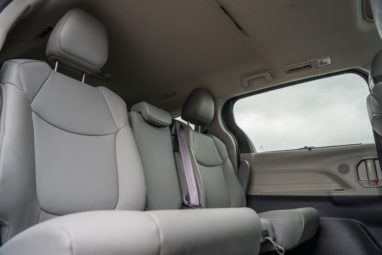 2022 Toyota Sienna XLE 8 Passenger