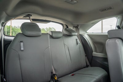 2022 Toyota Sienna XLE 8 Passenger