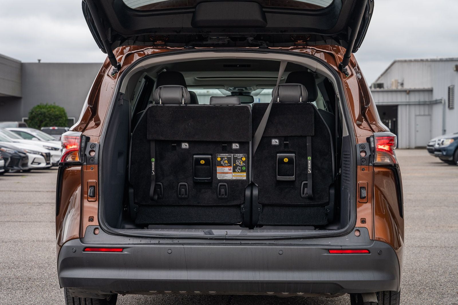 2022 Toyota Sienna XLE 8 Passenger