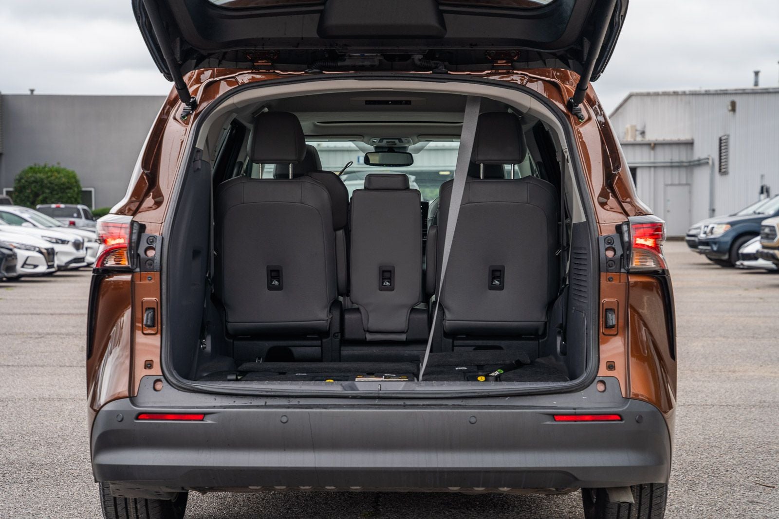 2022 Toyota Sienna XLE 8 Passenger